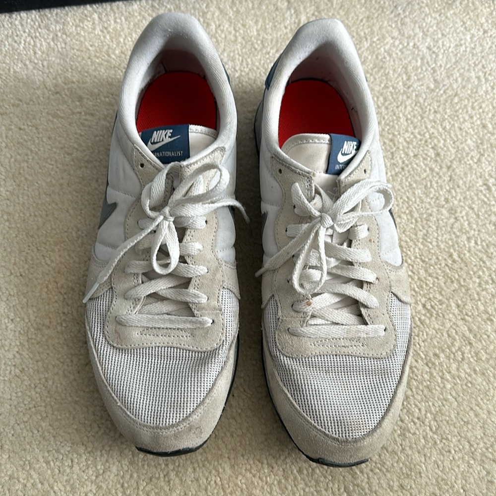 Nike Internationalists. Mens 10. Cream. USED